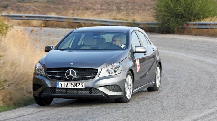 Ξεχωριστή κύλιση, κορυφαία ασφάλεια, τιμόνι και πλαίσιο που σε στηρίζουν στα δύσκολα, χαρακτηρίζουν την Mercedes-Benz A180.